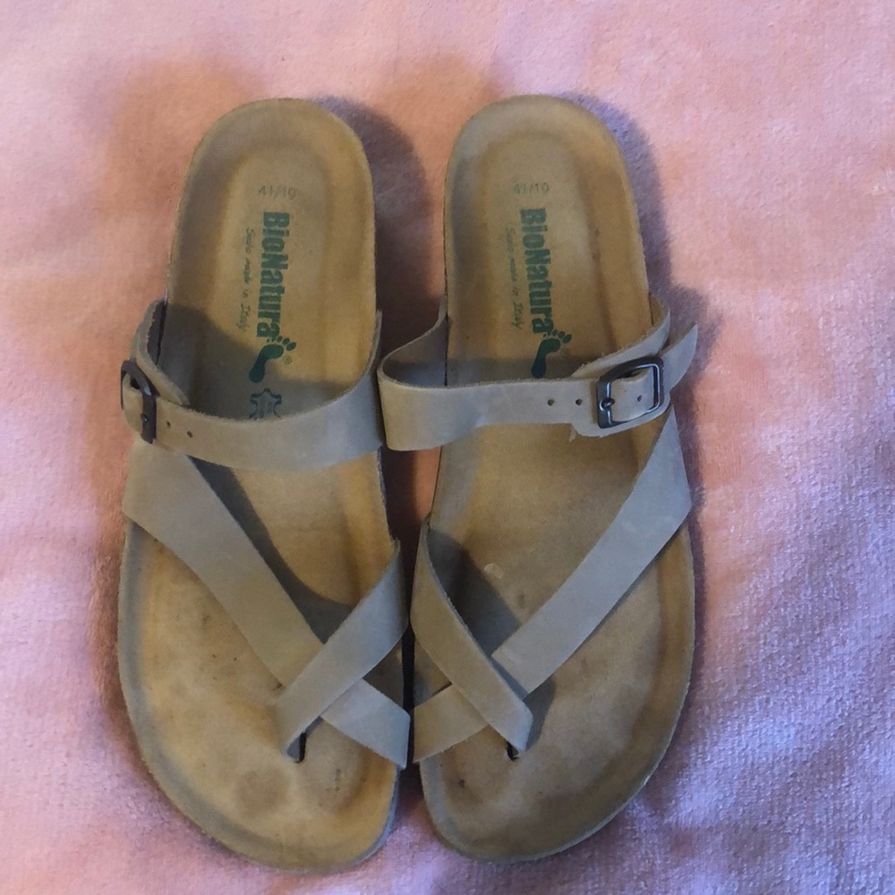 Birkenstocks (offbrand)